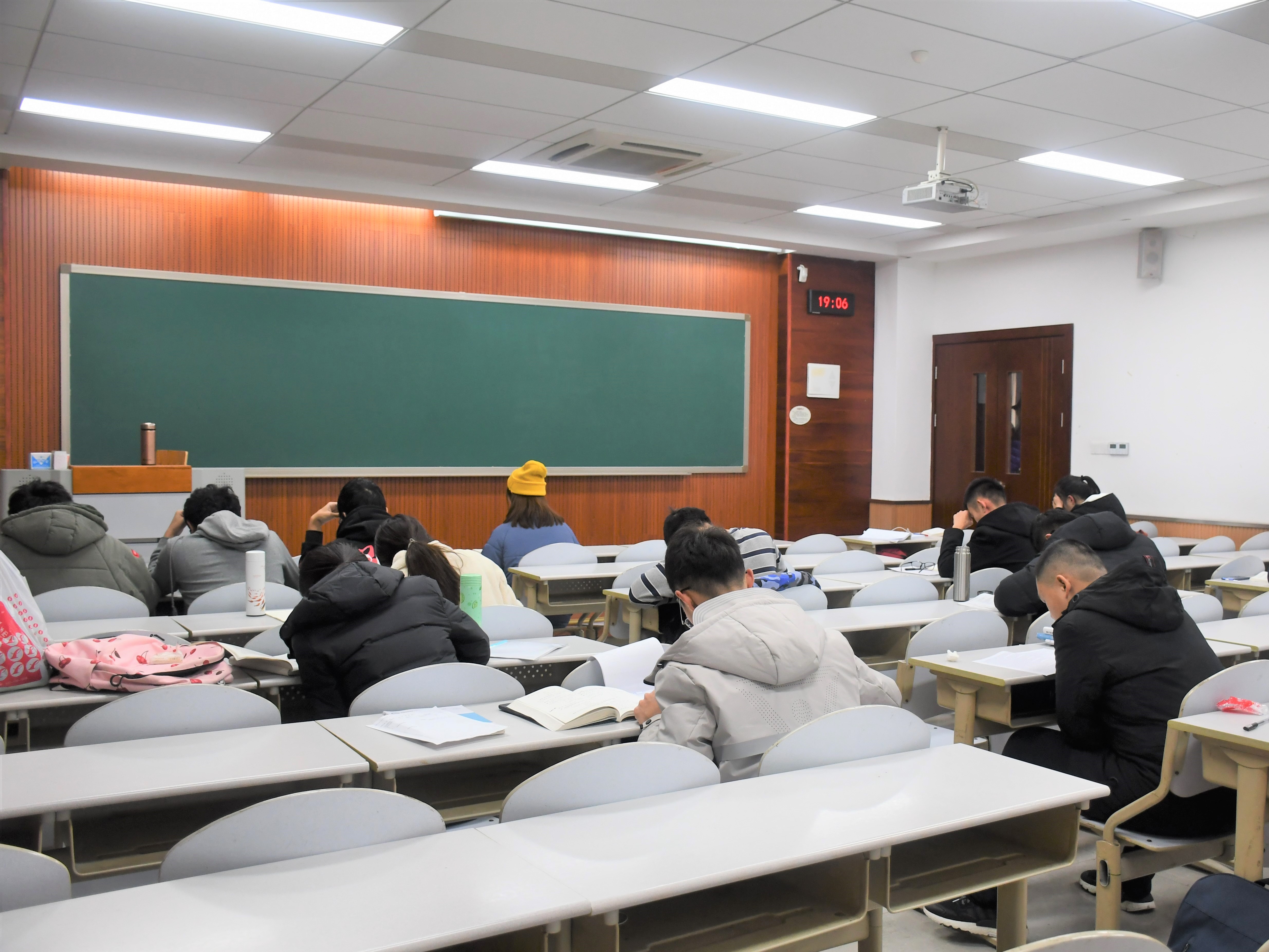 长材茂学,料定有你-材料学院晚自习活动圆满结束